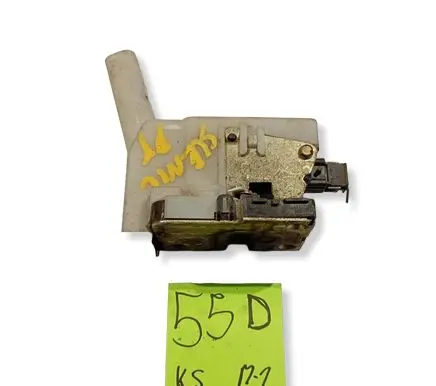 Renault Scenic I Rear door lock 8200000731