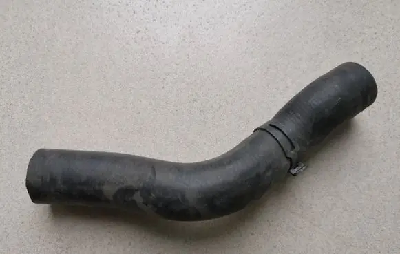 Volkswagen PASSAT B6 Engine coolant pipe/hose 3C0122101FB 3C0122101