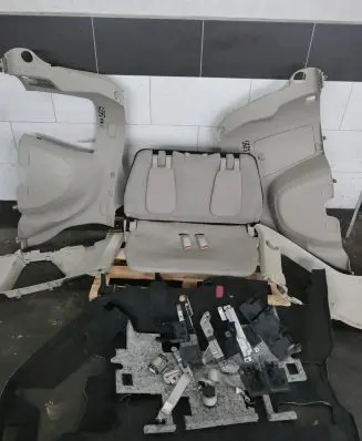Mitsubishi Outlander Third row seats 
