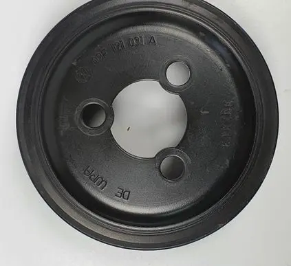 Volkswagen Polo V 6R Water pump pulley 03F121031A