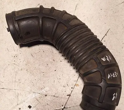 Air intake hose/pipe