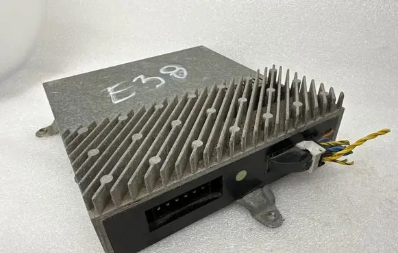 BMW 7 E38 Sound amplifier 8361785 040009 086661059