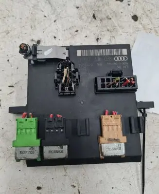 Audi A4 S4 B6 8E 8H Comfort/convenience module 8E0907279C