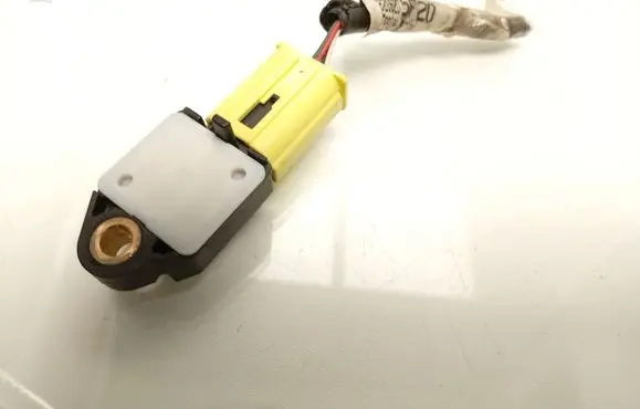 Toyota Avensis T270 Airbag deployment crash/impact sensor 8983105040