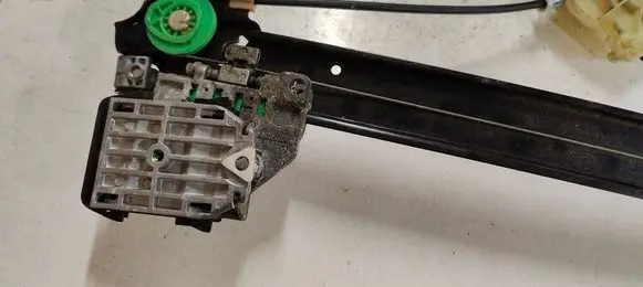 Citroen C6 Rear window lifting mechanism without motor 9650386580