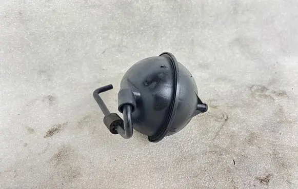 Vacuum air tank