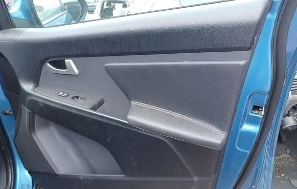 KIA Sportage Front door card panel trim