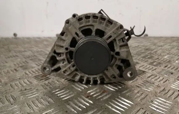 Hyundai i40 Generator/alternator 373002A800