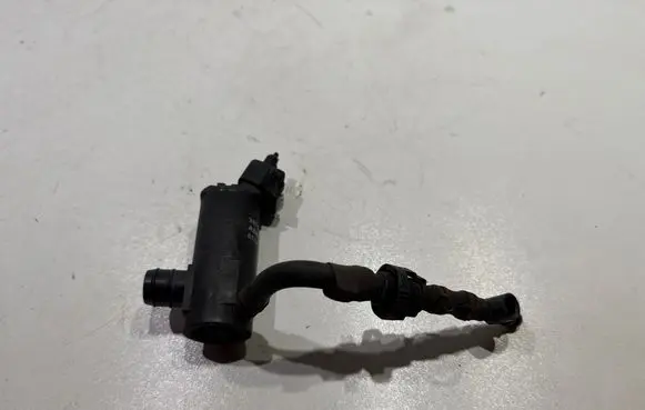 Toyota Prius (XW30) Windscreen/windshield washer pump 3670579290 8554201020 ASMD12V2V