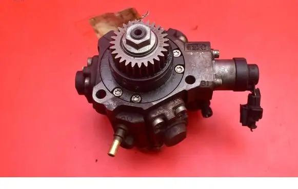 Renault Laguna III Fuel injection high pressure pump 8200690744