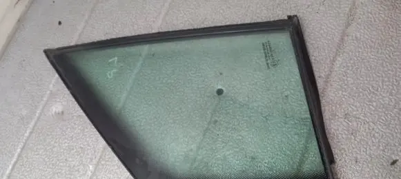 Fiat Ulysse Front door window glass four-door