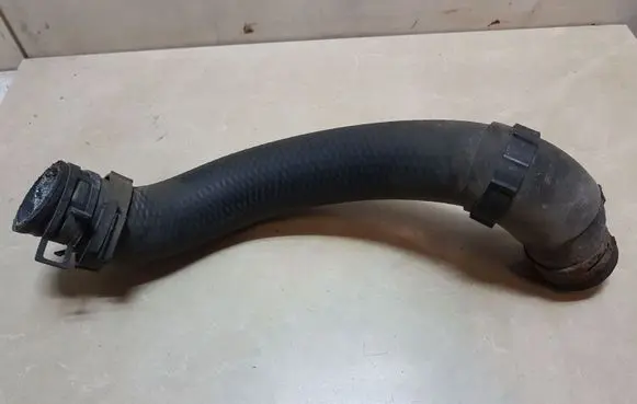 Toyota Avensis T220 Engine coolant pipe/hose