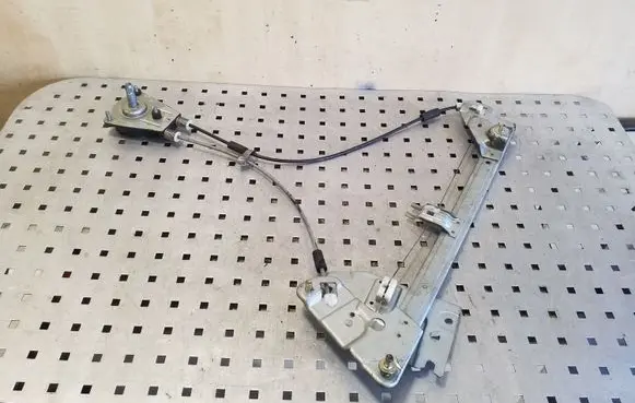 Mazda 626 Front door manual window regulator 