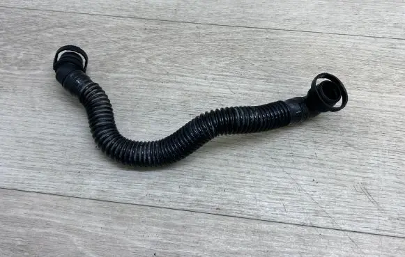Volkswagen Touareg II Breather hose/pipe 7P0131206