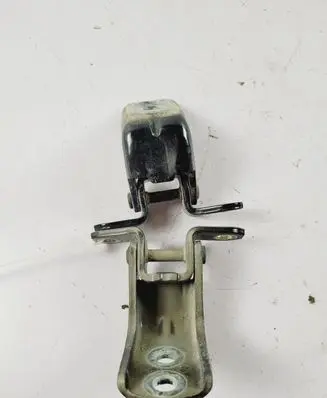 Nissan Pathfinder R52 Front door upper hinge