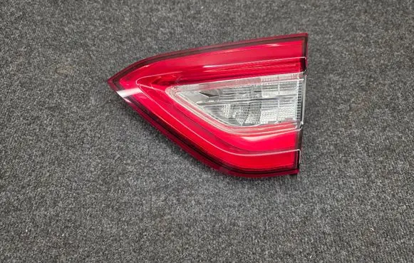 Maserati Levante Tailgate rear/tail lights 06701008690 20680203