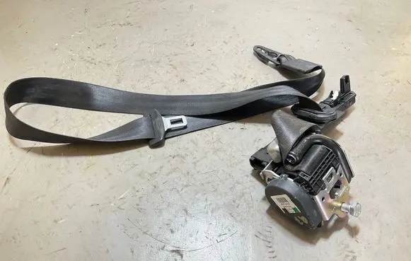 Audi Q7 4L Front seatbelt 606728300 008R000