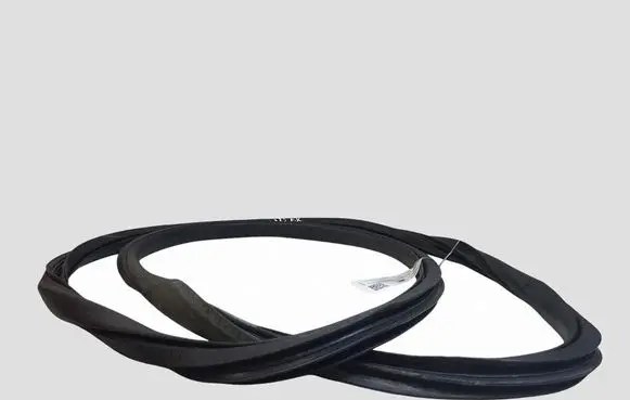 Volvo V40 Front door rubber seal