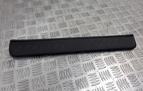 KIA Carens III Front sill trim cover 85882A4000