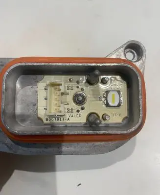 BMW i3 LED ballast control module 90035101