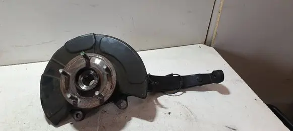 Front wheel hub