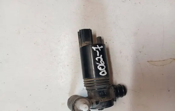 Volvo XC60 Windscreen/windshield washer pump 1007149