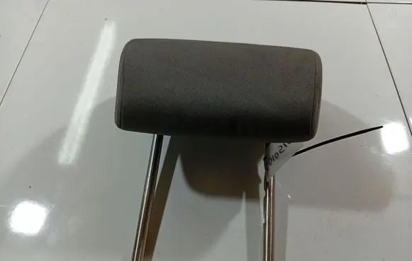 Seat Leon (1P) Front seat headrest 