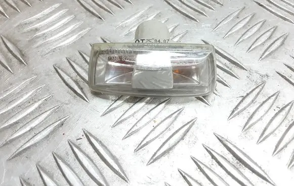 Opel Corsa D Front fender indicator light 13252456