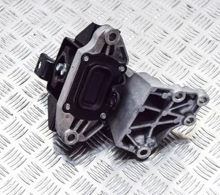 KIA Sportage Engine mount bracket