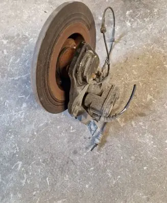 Rear wheel hub