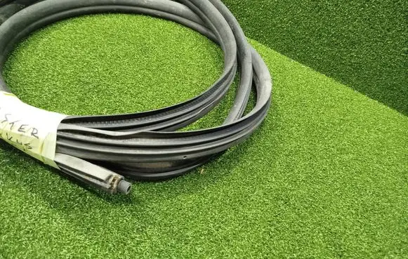 Renault Master III Rubber seal front coupe door 