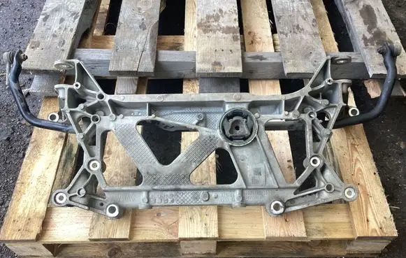 Volkswagen PASSAT B8 Front subframe 3Q0199369E