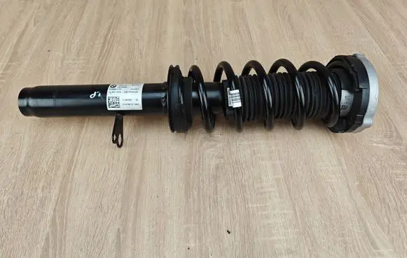BMW 5 G30 G31 G38 Front shock absorber/damper 6875921