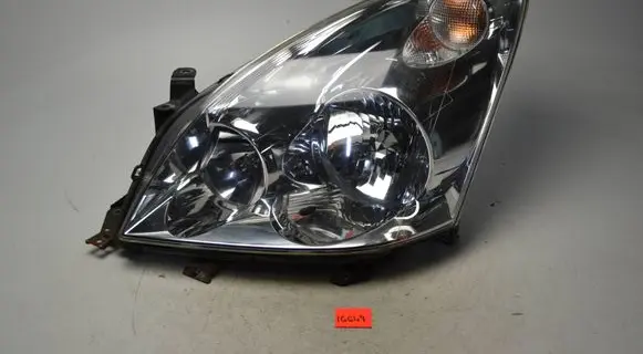 Toyota Corolla Verso AR10 Headlight/headlamp 1P01A