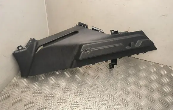 BMW 2 Active Tourer U06 (D)pillar trim (top) 9483456