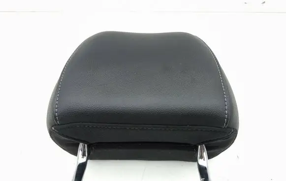 Ford Kuga II Front seat headrest 