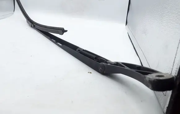 Audi A6 S6 C6 4F Front wiper blade arm NOCODE