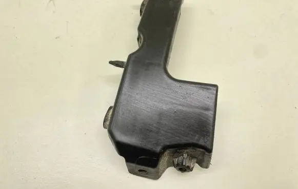 Audi A4 S4 B7 8E 8H Front bumper mounting bracket 8E0807283E
