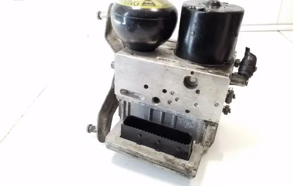 Mercedes-Benz E W211 ABS Pump 0265960052 0265250141