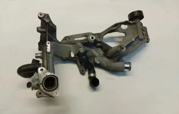 Mercedes-Benz CLA C117 X117 W117 Engine mount bracket 6512011709