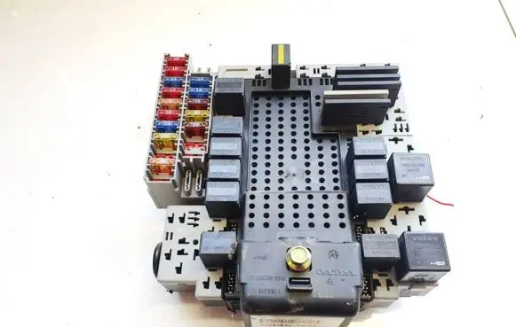 Volvo XC90 Fuse box set 08696040 8622520