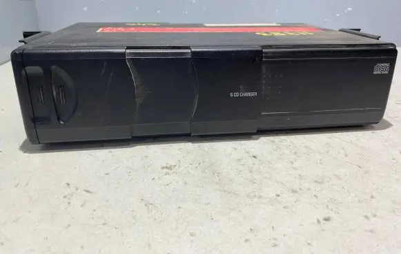 BMW 5 E60 E61 CD/DVD changer 6913389 65126913389 020258