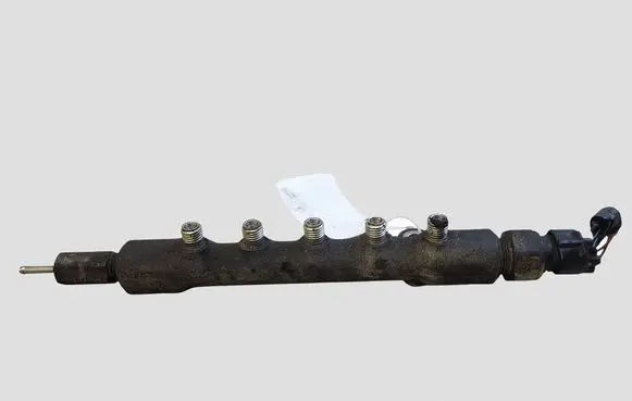 Toyota Avensis T250 Fuel main line pipe 8945871010
