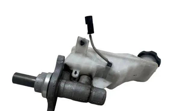 Master brake cylinder