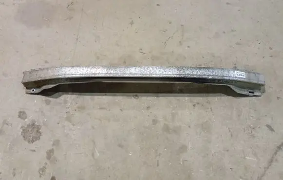 Nissan Primera Front bumper cross member 