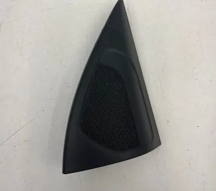 Front door high frequency speaker