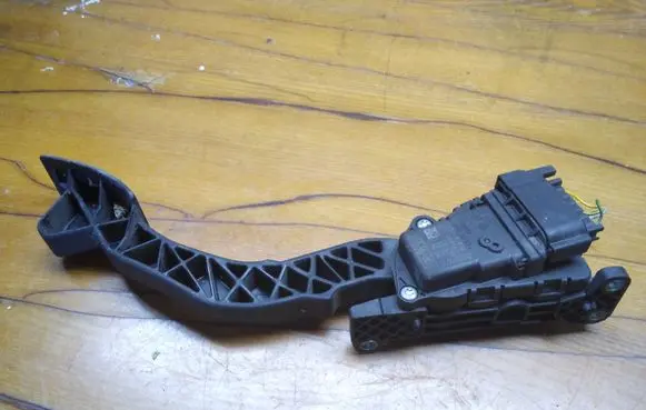 Ford Focus Accelerator throttle pedal 4M519F836BH 6PV00864103