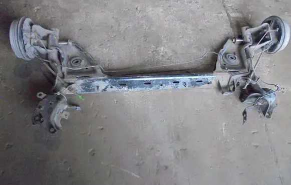 Renault Clio IV Rear axle beam 