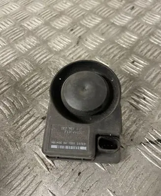 Audi A5 8T 8F Alarm system siren 1K095168E