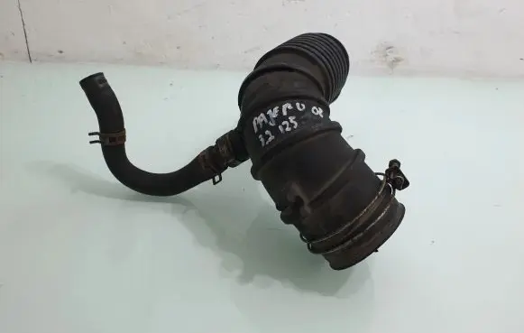 Mitsubishi Pajero Air intake hose/pipe 1505A195